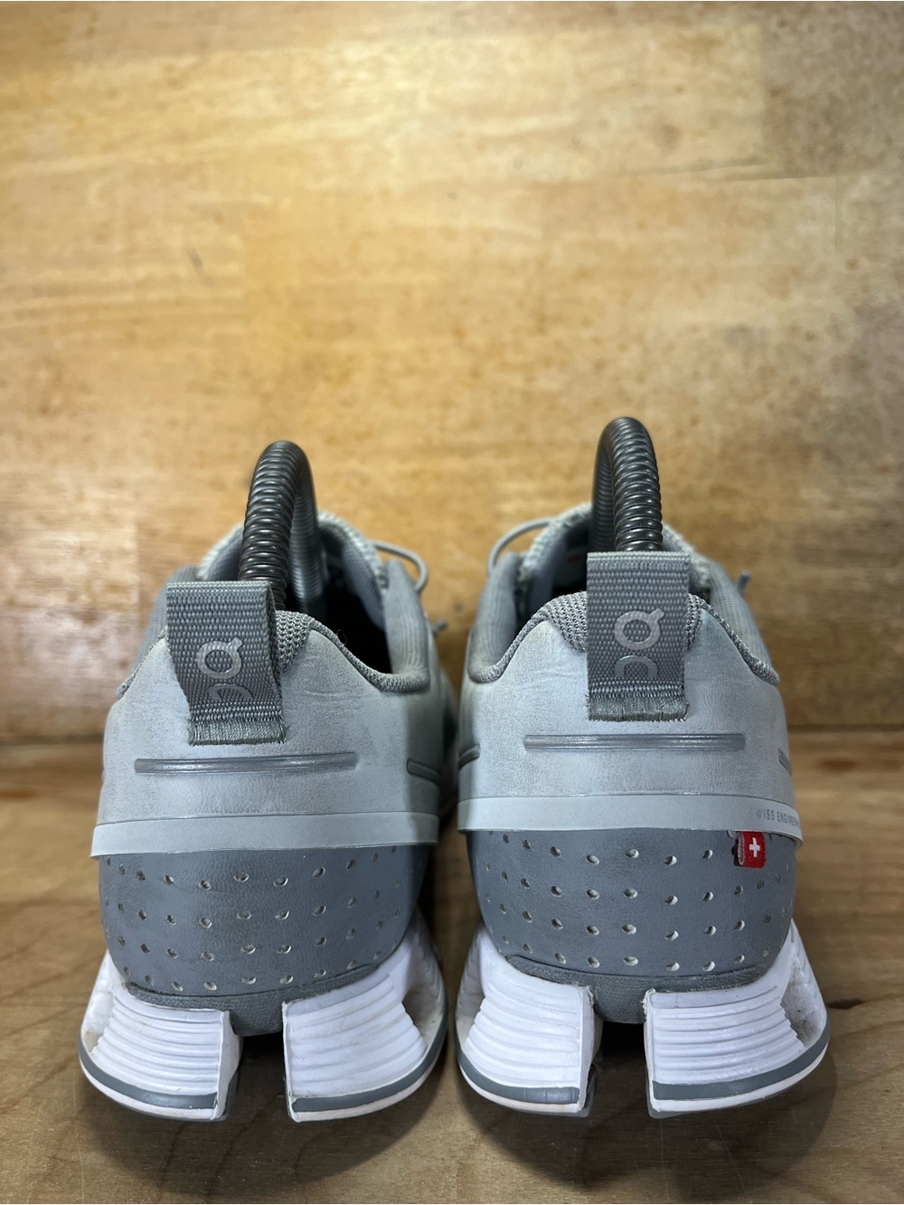 On Cloud 5 Terry REFLECTIVE Womens Size 8.5 Running Shoes Sneakers Gray Silver - Picture 7 of 15